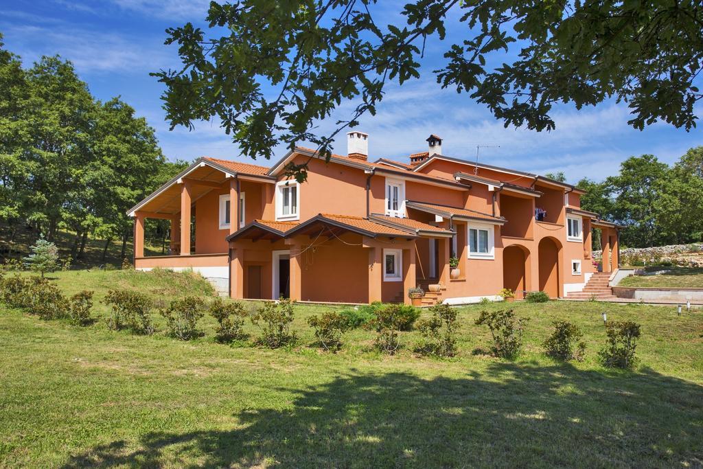 Apartments Matelici Divšići Bagian luar foto